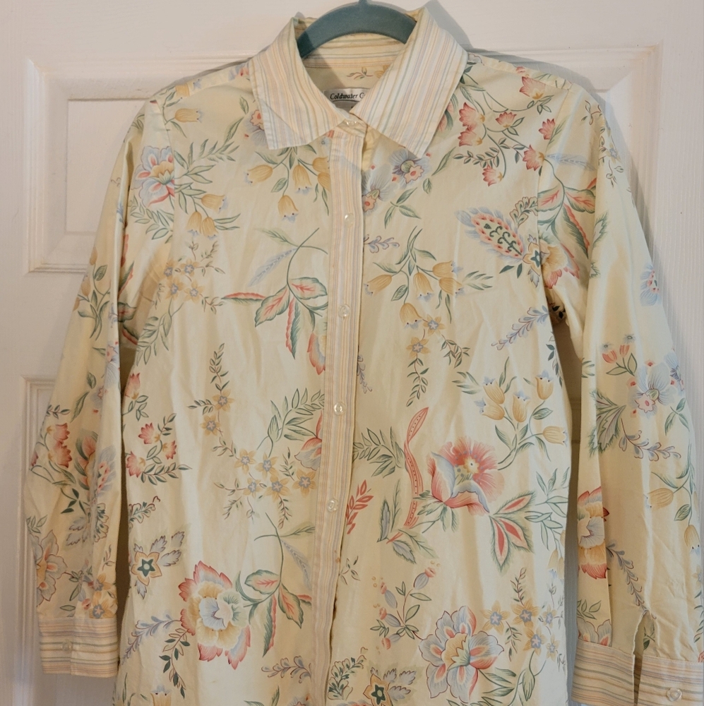 Women's Coldwater Creek Button Up Shirt Size Small Floral Print Blouse